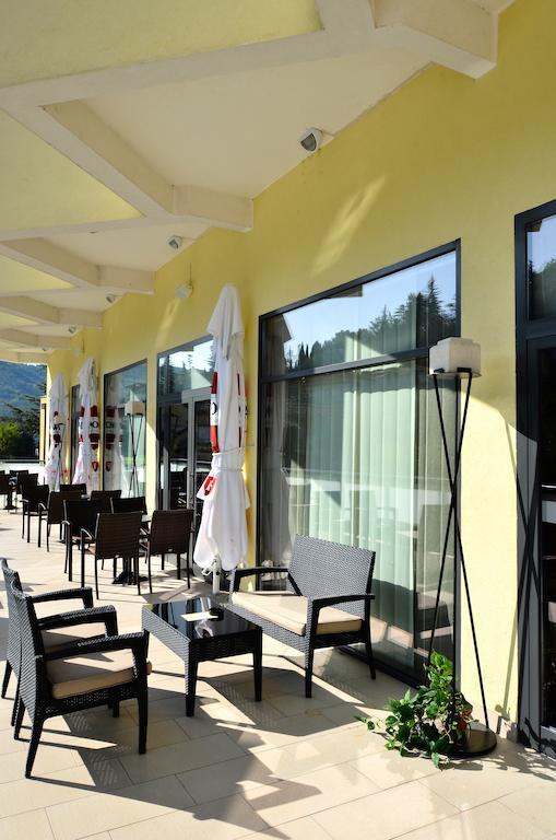 Hotel Fontana Buzet Exterior photo